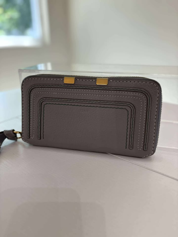 Chloé Grey Zippy Continental Wallet
