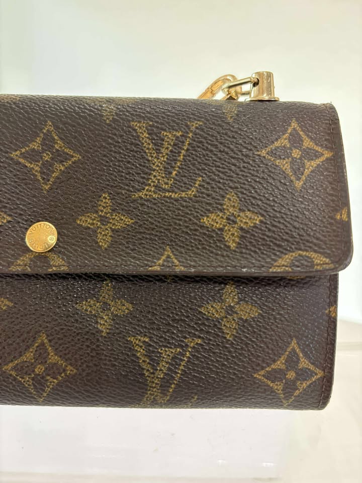Louis Vuitton Monogram Sarah Wallet