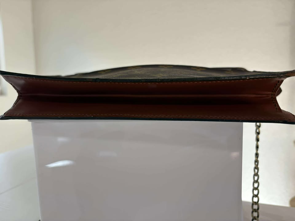 Louis Vuitton Pochette Homme Pouch