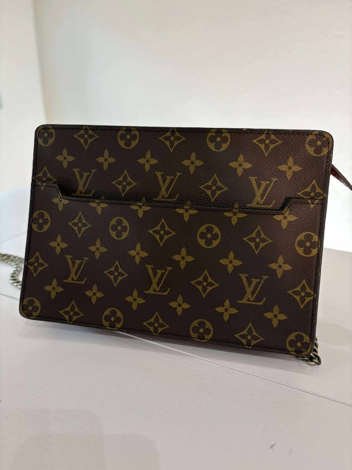 Louis Vuitton Pochette Homme Pouch