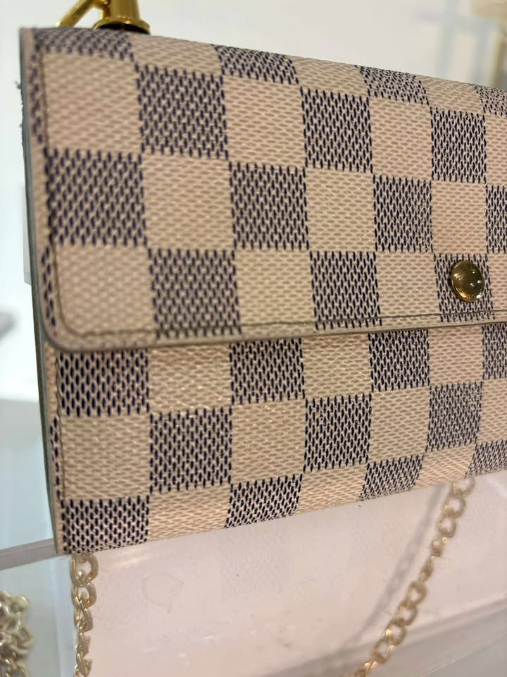 Louis Vuitton Damier Azur Sarah Long Wallet
