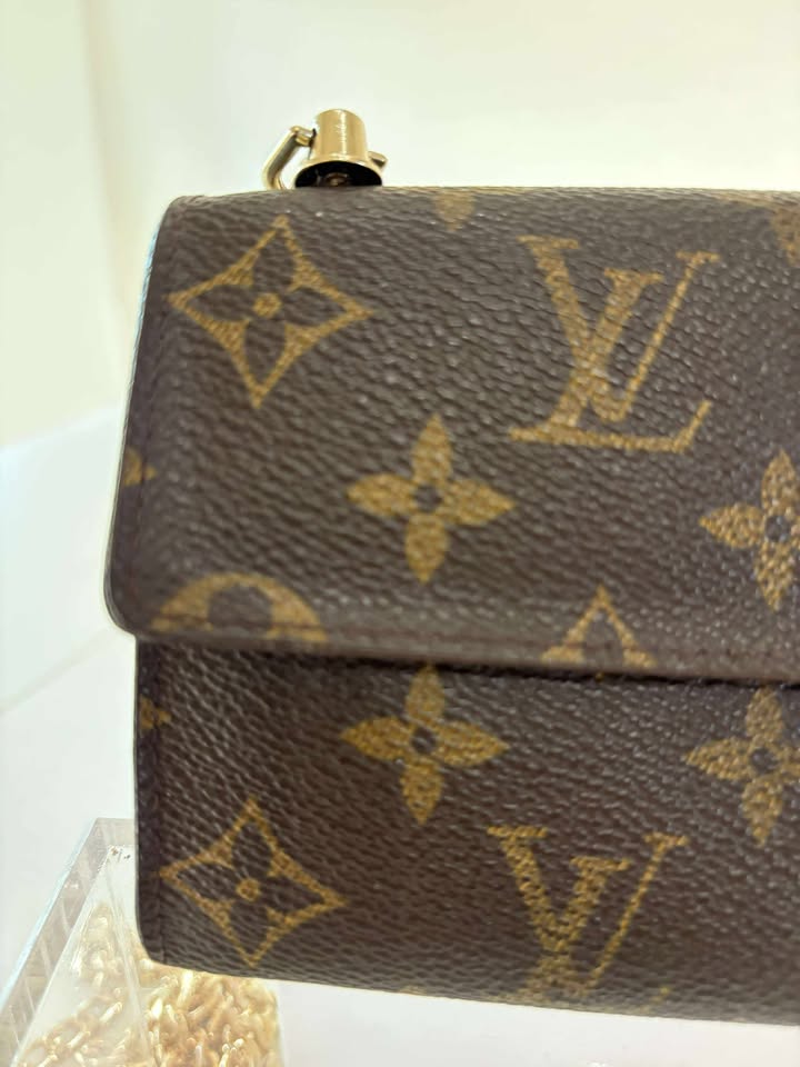 Louis Vuitton Monogram Sarah Wallet
