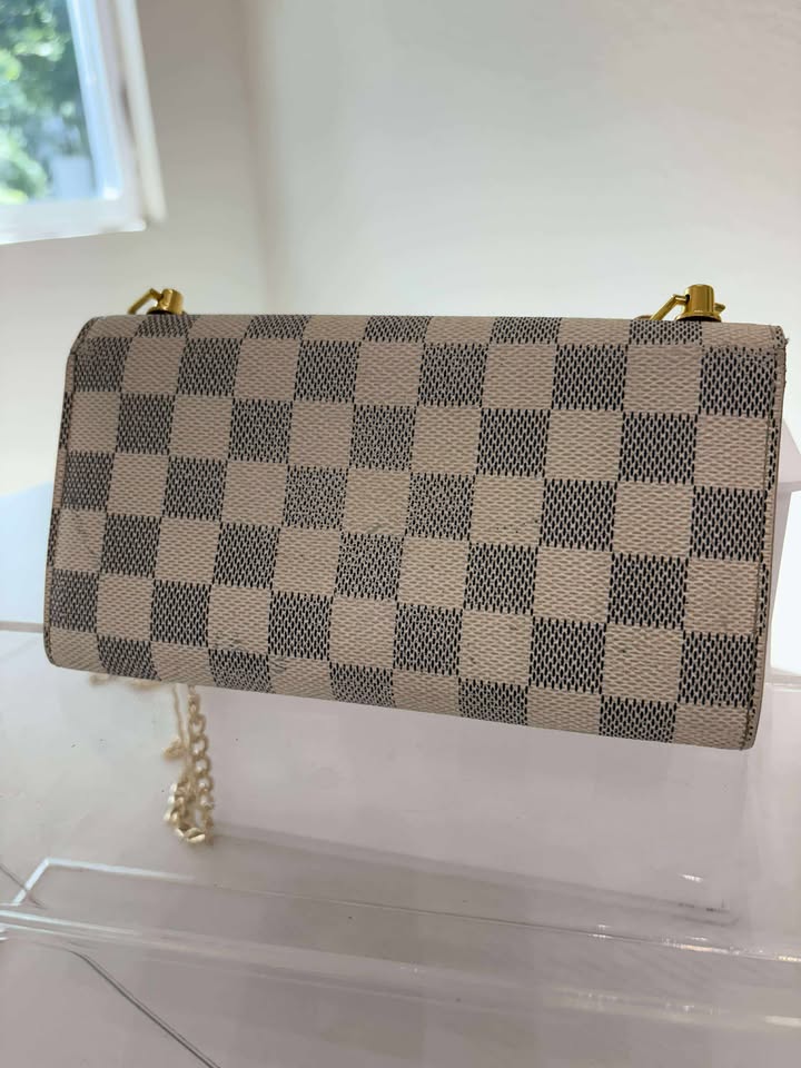 Louis Vuitton Damier Azur Sarah Long Wallet