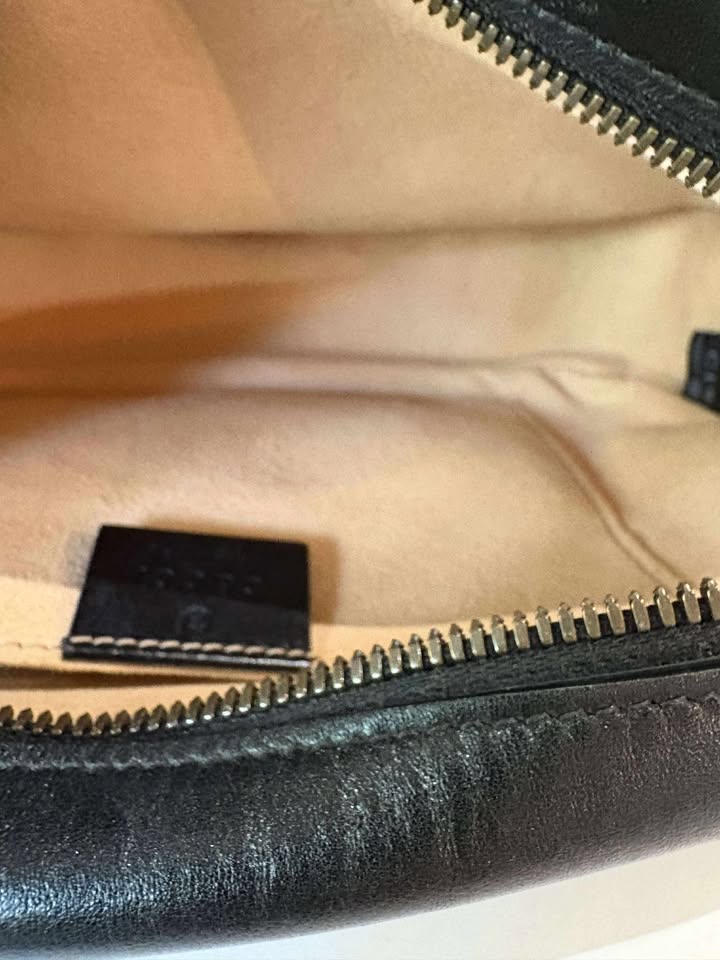 Gucci GG Marmont Small Camera Crossbody