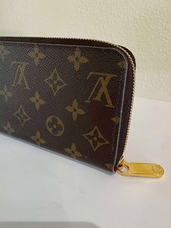 Louis Vuitton Monogram Zippy Poppy Wallet