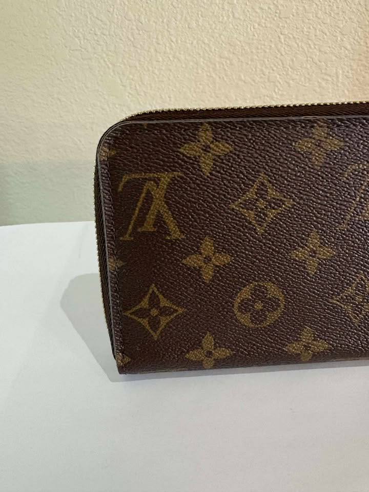 Louis Vuitton Monogram Zippy Poppy Wallet