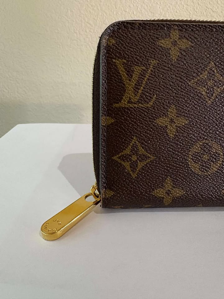 Louis Vuitton Monogram Zippy Poppy Wallet