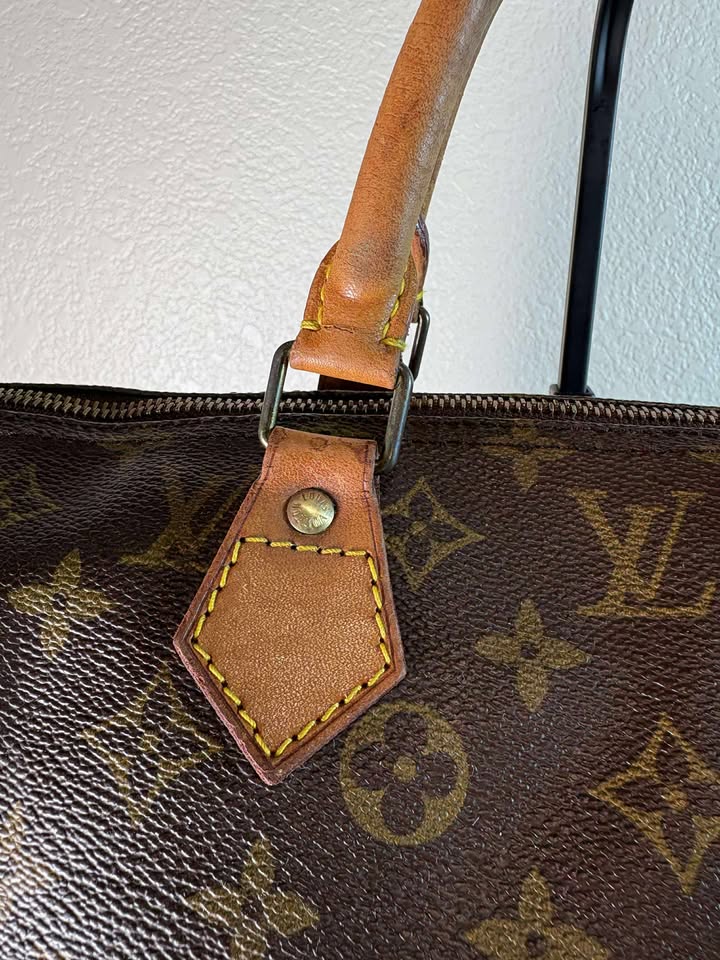 Louis Vuitton Speedy 40 Handbag